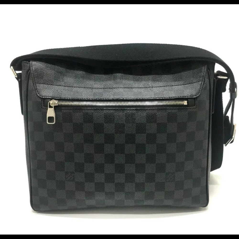 Louis Vuitton Damier Graphite Messenger MM